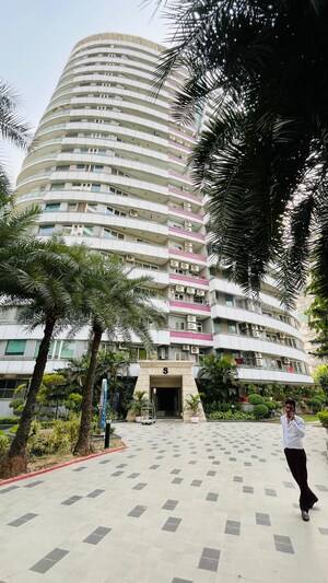 3.5 BHK Apartment – Exterior View View at Omaxe Twin Towers, Sector 50 - for Sale