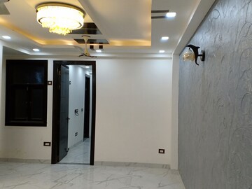 Room in 2 BHK Apartment at Panchsheel Vihar – for Rent