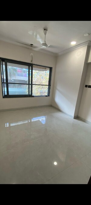 Room in 2 BHK Apartment at Zindagi CHS, Khar West – for Sale