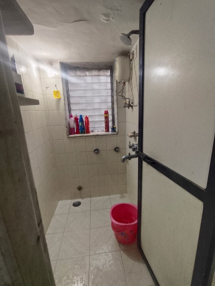 Bathroom, andheri west 1 Bedroom 380 Sq.Ft. Apartment In Andheri West Mumbai 8926221