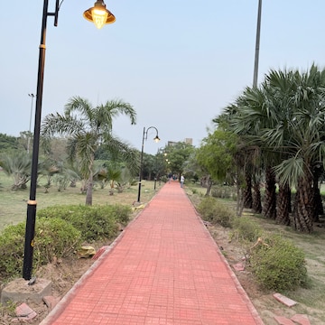 3.5 BHK Builder Floor – Garden View at Sector 105 - for Rent