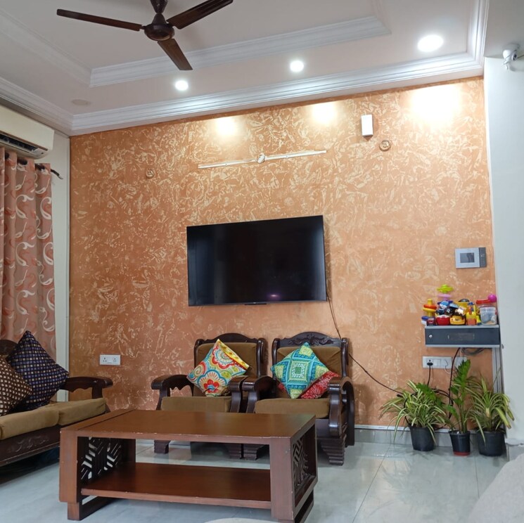 Living Room, sector 105 3.5 Bedroom 1600 Sq.Ft. Builder Floor In Sector 105 Noida 8926224