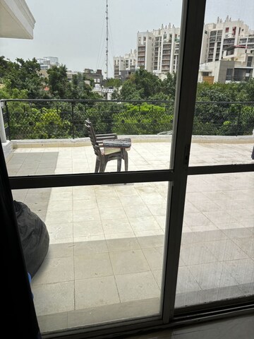 Balcony in 2 BHK Builder Floor at DLF Star Mall, Sector 30 – for Rent