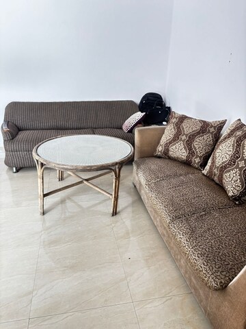 Master Bedroom in 2 BHK Builder Floor at DLF Star Mall, Sector 30 – for Rent