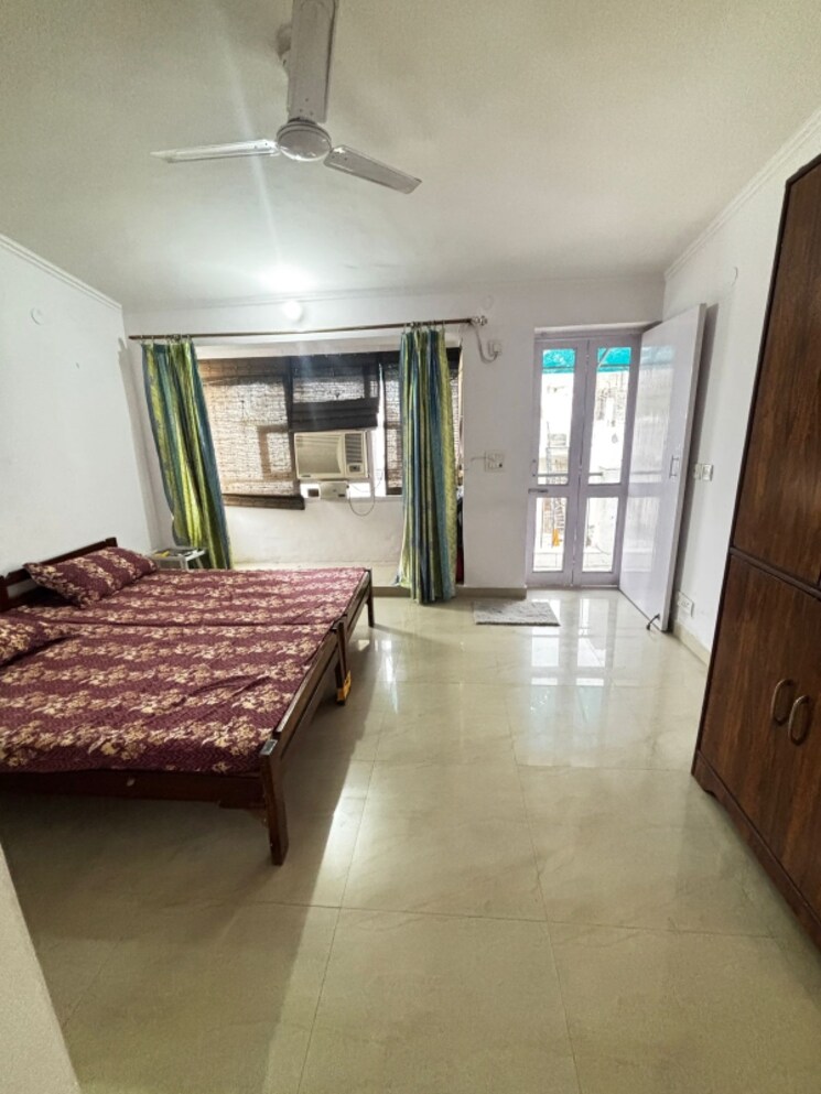 Living Room, dlf-star-mall 2 Bedroom 900 Sq.Ft. Builder Floor In Sector 30 Gurgaon 8926230