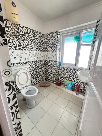 Master Bedroom in 2 BHK Builder Floor at DLF Star Mall, Sector 30 – for Rent