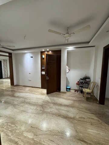 Room in 3 BHK Builder Floor at New Rajinder Nagar – for Rent
