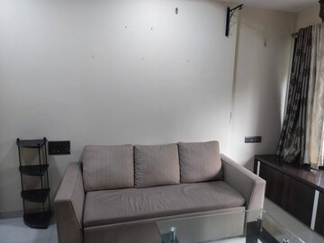 Furnished Amenities in 2 BHK Apartment at Andheri West – for Rent