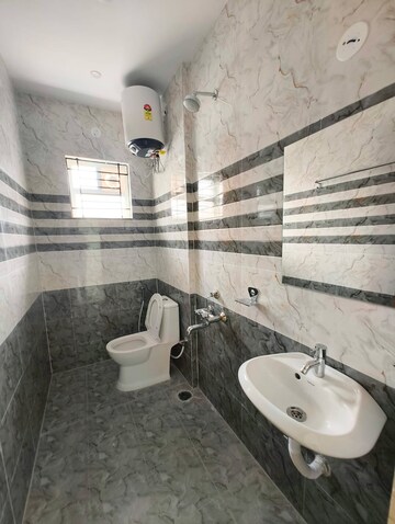 Bathroom in 1 BHK Builder Floor at Indiranagar – for Rent