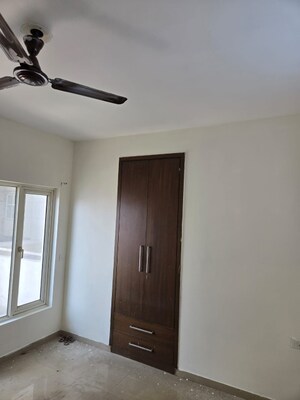 Room in 3 BHK Apartment at Sector 82 – for Sale