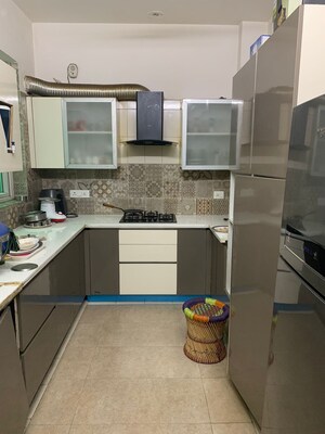 Kitchen in 3 BHK Builder Floor at Dlf Phase ii – for Sale