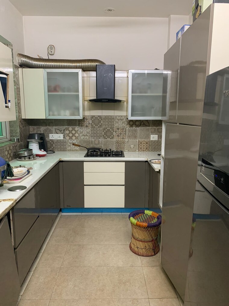 Kitchen, dlf phase ii 3 Bedroom 215 Sq.Yd. Builder Floor In Dlf Phase ii Gurgaon 8926299