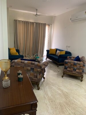 Living Room in 3 BHK Builder Floor at Dlf Phase ii – for Sale