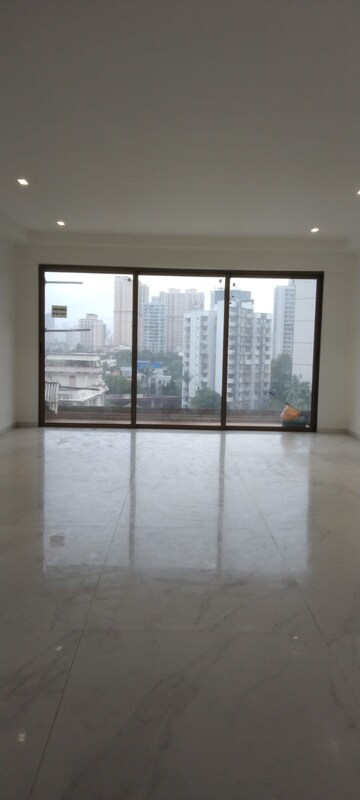 Room in 3 BHK Builder Floor at Next Space Aureate, Borivali West – for Sale