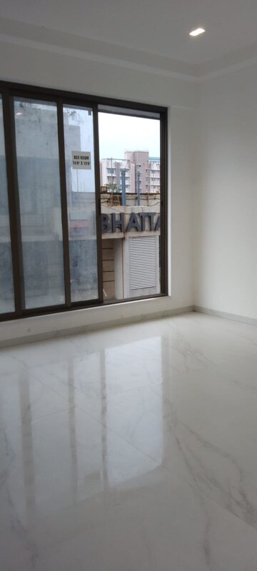 Room in 3 BHK Builder Floor at Next Space Aureate, Borivali West – for Sale