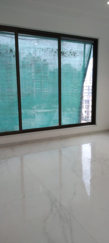 Room in 3 BHK Builder Floor at Next Space Aureate, Borivali West – for Sale