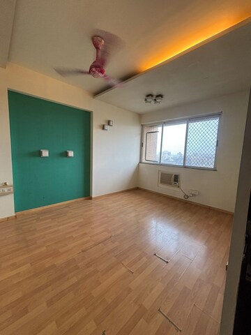 Room in 3 BHK Apartment at Hiranandani Verona Co op Housing Society Ltd, Powai – for Sale