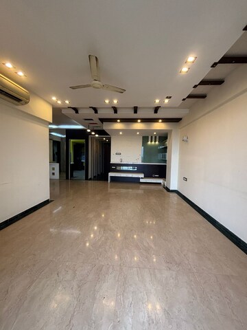 Room in 3 BHK Apartment at Hiranandani Verona Co op Housing Society Ltd, Powai – for Sale