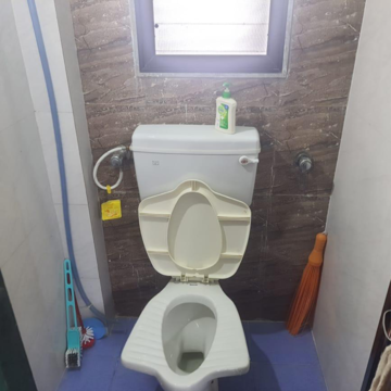 Bathroom in 1 BHK Apartment at Sion – for Rent