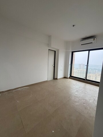 Room in 4 BHK Apartment at Kanakia Silicon Valley, Powai – for Sale