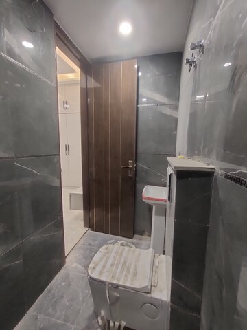 Bathroom in 2 BHK Apartment at Gyan Khand I – for Rent