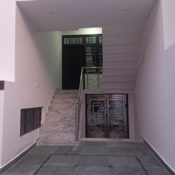 undefined, gomti nagar Commercial Office Space 1800 Sq.Ft. In Gomti Nagar Lucknow 8926354