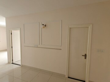 Room in 3 BHK Apartment at Salarpuria Sattva Exotic, Kogilu – for Rent