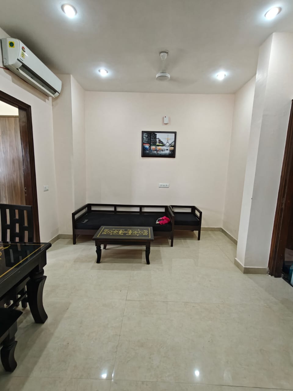 1 BHK Builder Floor For Rent in Sector 27