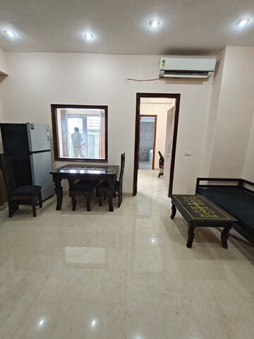 Master Bedroom in 1 BHK Builder Floor at Sector 27 – for Rent