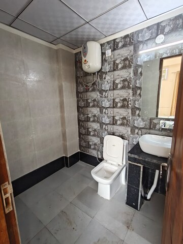 Living Room in 1 BHK Builder Floor at Sector 27 – for Rent