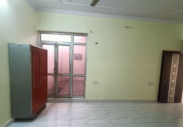 Room in 2.5 BHK Independent House at Gomti Nagar – for Rent