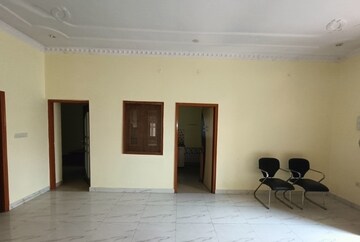 Living Room in 2.5 BHK Independent House at Gomti Nagar – for Rent