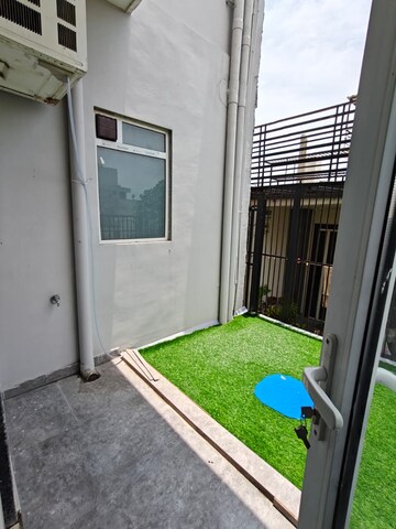 Balcony in 1 BHK Builder Floor at Sector 27 – for Rent