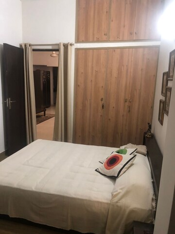 Bedroom in 2.5 BHK Builder Floor at Vile Parle West – for Rent