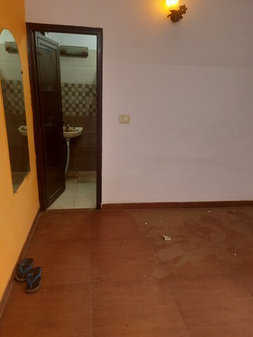 Furnished Amenities in 3 BHK Apartment at Hindon Vihar, Sector 49 – for Sale