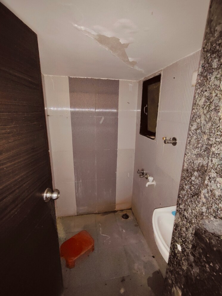 Bathroom, shree-manibhadra-heights 1 Bedroom 575 Sq.Ft. Apartment In Nalasopara West Palghar 8926422