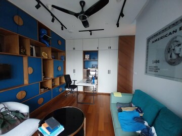 Team Area in 3 BHK Apartment at Lodha World One, Worli – for Rent