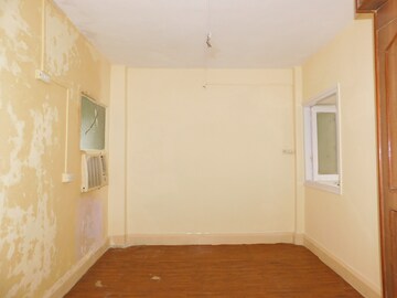 Room in 2 BHK Apartment at Andheri East – for Sale