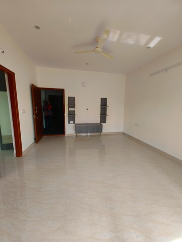 Room in 1 BHK Builder Floor at PSS Plaza, New Thippasandra – for Rent