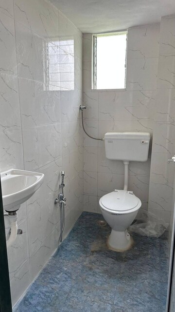 Master Bedroom in 1 BHK Apartment at Niwara CHS Andheri West, Andheri West – for Rent
