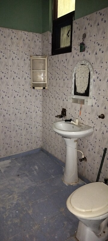 Bathroom in 2 BHK Independent House at RWA Apartments Sector 52, Sector 52 – for Rent
