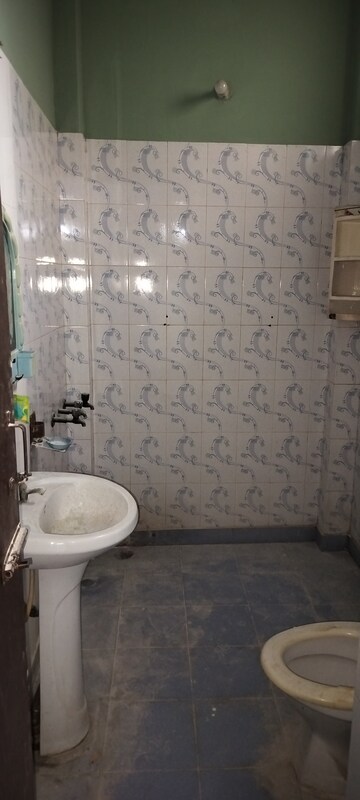 Bathroom in 2 BHK Independent House at RWA Apartments Sector 52, Sector 52 – for Rent