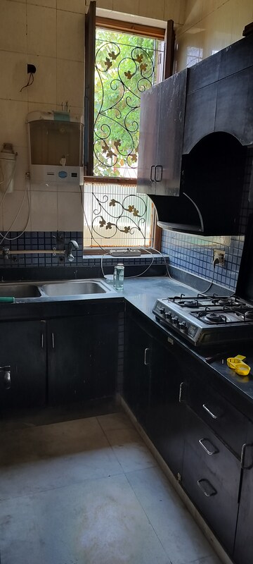 Kitchen in 1.5 BHK Independent House at RWA Apartments Sector 41, Sector 41 – for Rent