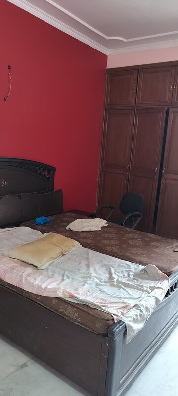 Bathroom in 1.5 BHK Independent House at RWA Apartments Sector 41, Sector 41 – for Rent