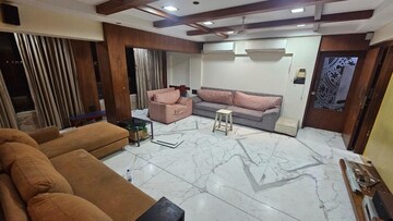 Team Area in 4 BHK Apartment at Prabhadevi – for Rent