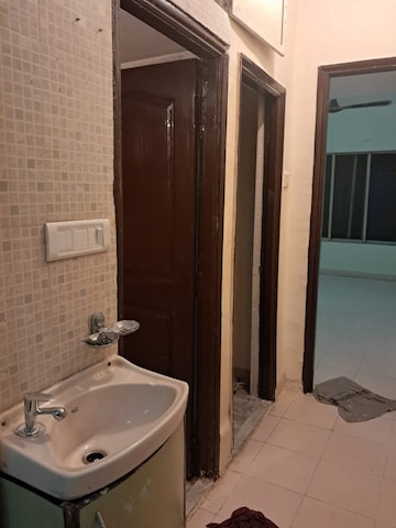 Bathroom in 1 BHK Apartment at Andheri West – for Rent