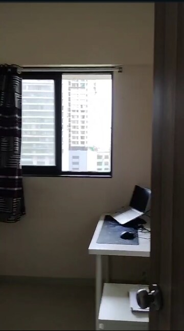 Room in 1.5 BHK Apartment at Ikebana, Matunga East – for Rent