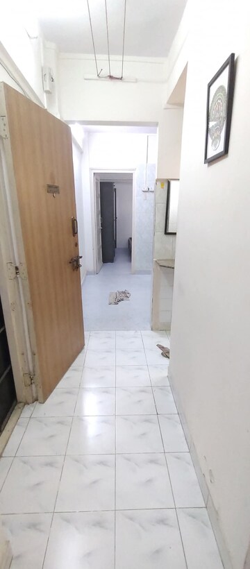  1 BHK Apartment at Andheri West – for Rent