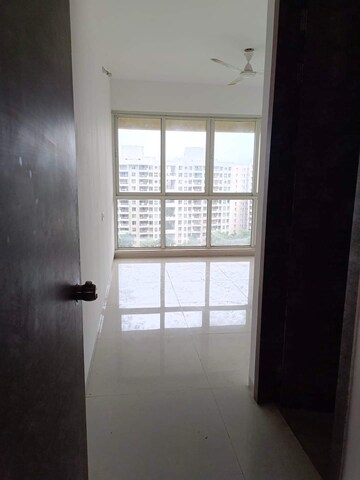 Room in 2 BHK Apartment at Vascon Forest County, Kharadi – for Rent