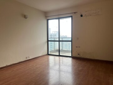 Room in 3 BHK Apartment at Unitech Uniworld Gardens, Sector 47 – for Sale